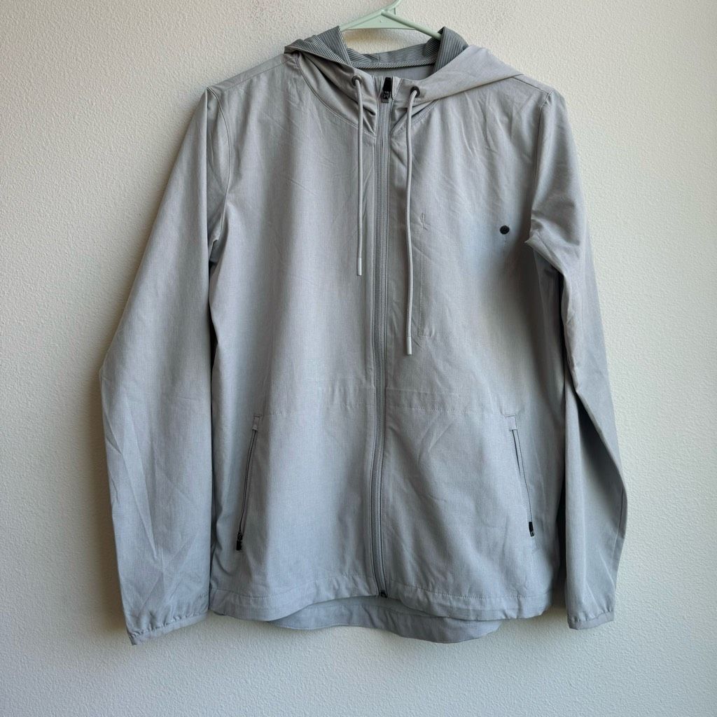 Vuori Light Gray Outdoor Trainer Shell Lightweight Jacket Size Xs Vw501 Upf 30+